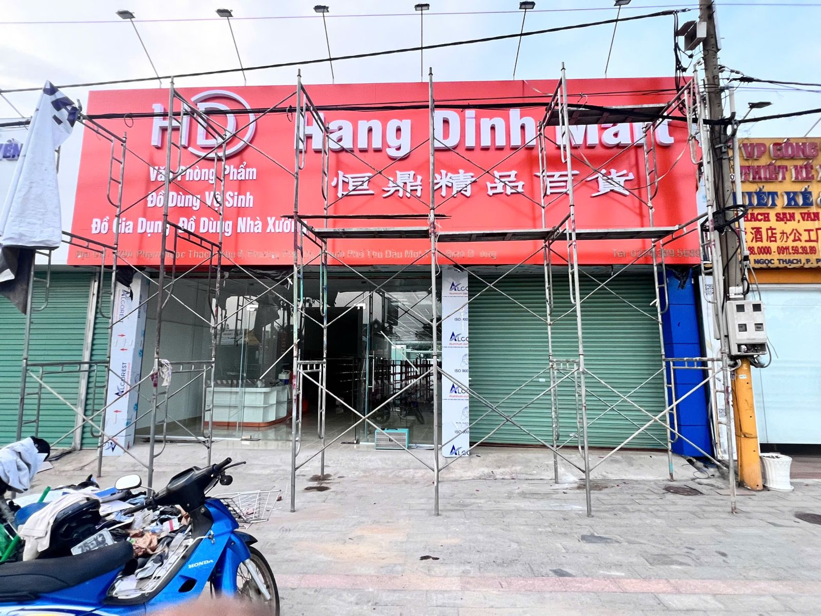 Xu hướng thiết kế bảng hiệu quảng cáo đẹp 2025 2