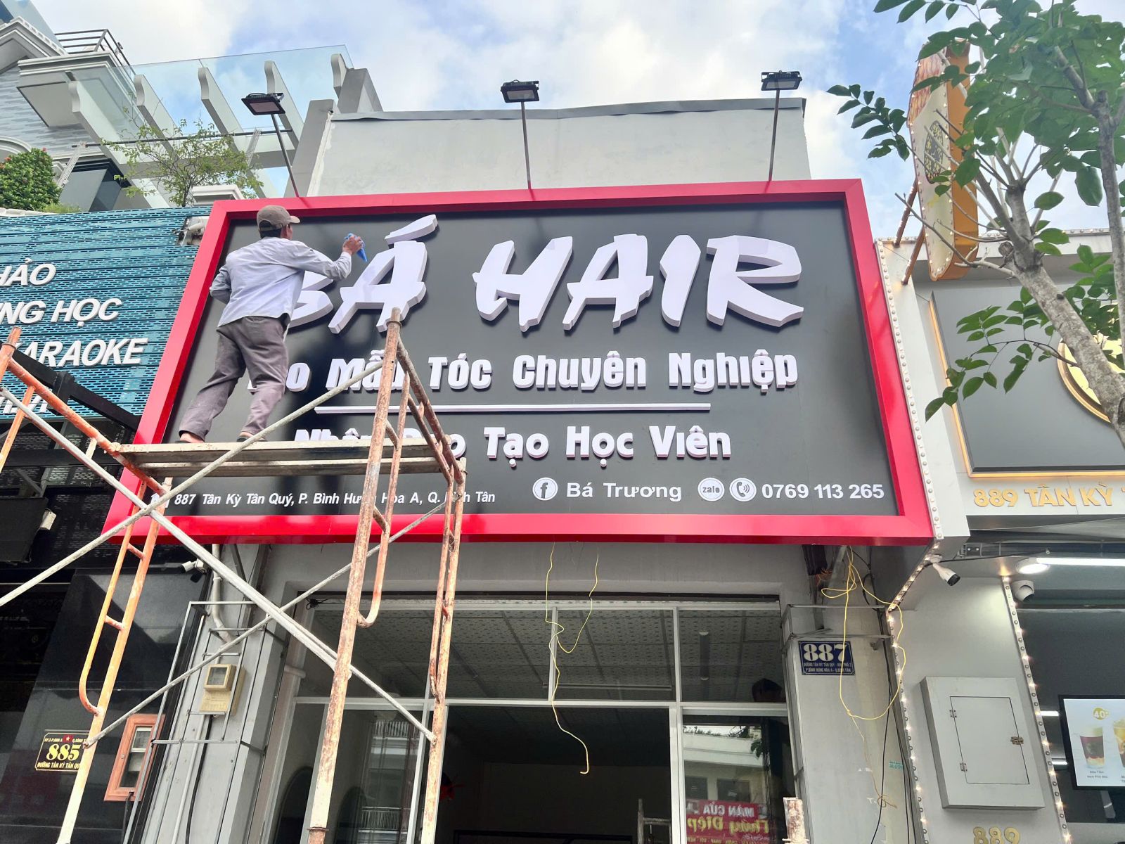 thiết kế bảng hiệu salon tóc