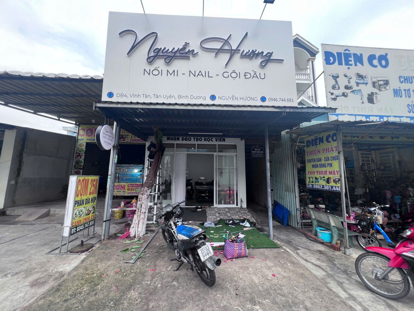 thi công bảng hiệu tân uyên