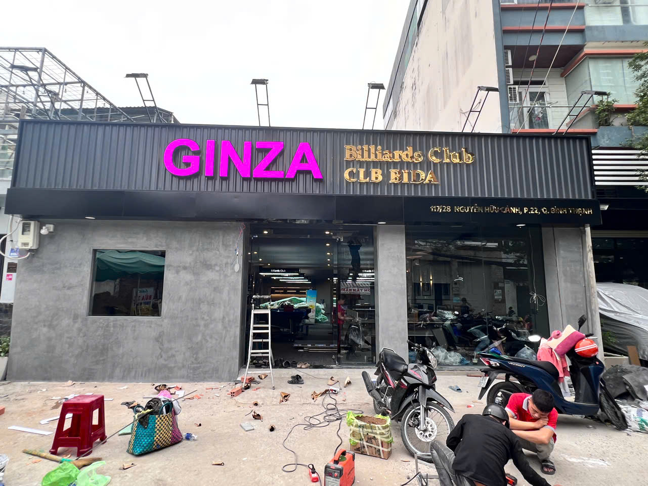 thi công bảng hiệu tân uyên