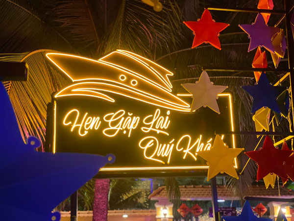 Làm Bảng Hiệu Đèn Neon